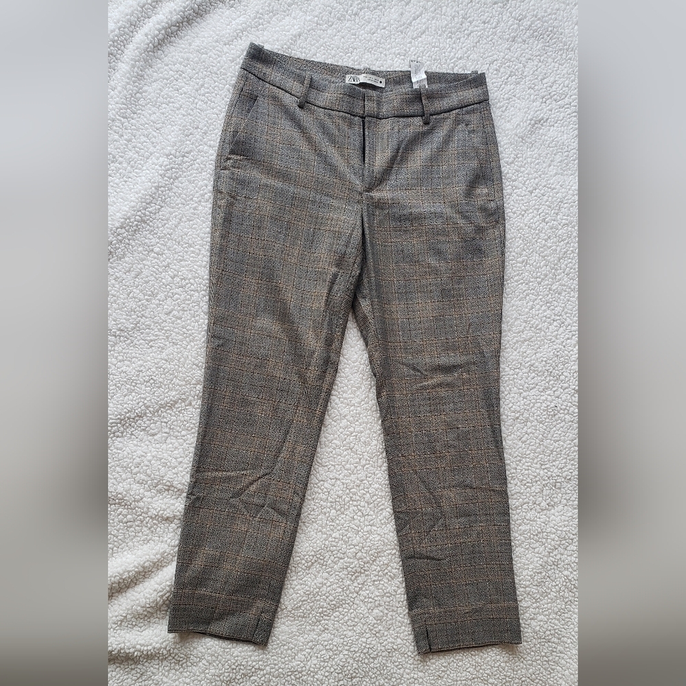 Zara plaid pants size 6 has some pilling from wear